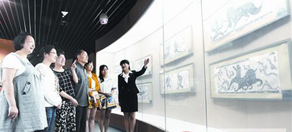 《南陽(yáng)漢畫(huà)精品拓片展》在市博物館展出