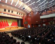 市政府副市長(zhǎng)杜中強(qiáng)發(fā)表重要講話。市公安局在駐的黨委成員，武警、消防支隊(duì)主要領(lǐng)導(dǎo)及部分官兵，各縣公安局除值班之外的班子成員和股、所、隊(duì)、室負(fù)責(zé)同志，市區(qū)各派出所除值班之外的班子成員和中隊(duì)長(zhǎng)、指導(dǎo)員以上民警，市局機(jī)關(guān)四部九支隊(duì)科級(jí)以上民警參加會(huì)議。