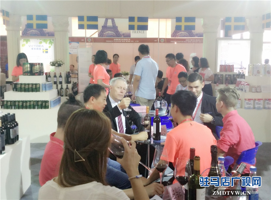 魅力無限的駐馬店，又一次以“開放、合作、綠色、共贏”的嶄新姿態(tài)，成為世人矚目的焦點(diǎn)。圖片拍攝：蘇莎