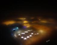 2017年1月3日，夜色下航拍霧霾籠罩的天津。視覺中國