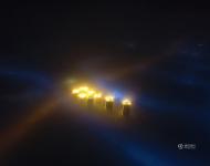 濃濃的霧霾遮住了夜晚的光線，變成幽幽的光影。nico/東方IC