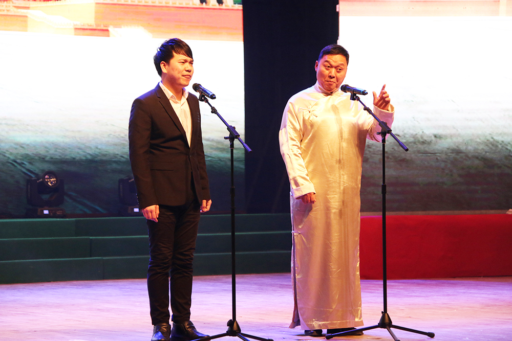 相聲《喜劇之王》 表演：王凱、劉蓓蕾