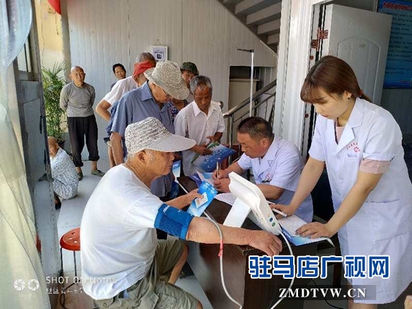開發(fā)區(qū)民政局對全區(qū)131位特困供養(yǎng)人員開展健康體檢。