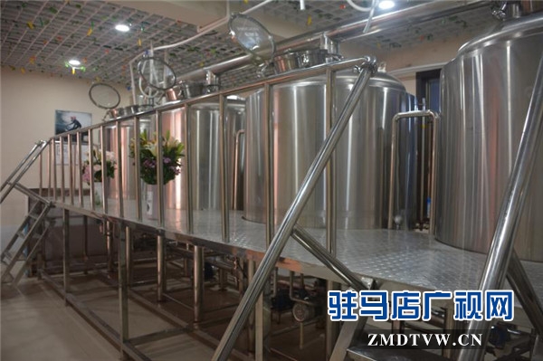 瀚諾威鮮啤駐馬店?yáng)|高店盛大開業(yè)，啤酒鮮香四溢嗨翻全城
