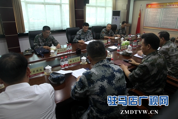 軍委國(guó)防動(dòng)員部點(diǎn)驗(yàn)驛城區(qū)民兵應(yīng)急隊(duì)伍