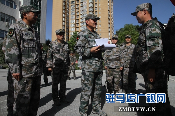 軍委國(guó)防動(dòng)員部點(diǎn)驗(yàn)驛城區(qū)民兵應(yīng)急隊(duì)伍