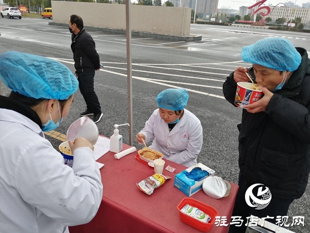 獻血救人“疫”不容辭，新蔡縣727人參與無償獻血