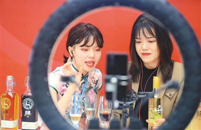 多部門印發(fā)方案:擴(kuò)內(nèi)需促消費出真招實招