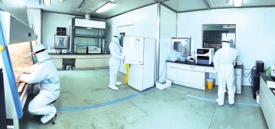 從排隊采樣到查出結(jié)果，大約需要8個步驟 你的核酸檢測報告請耐心等待