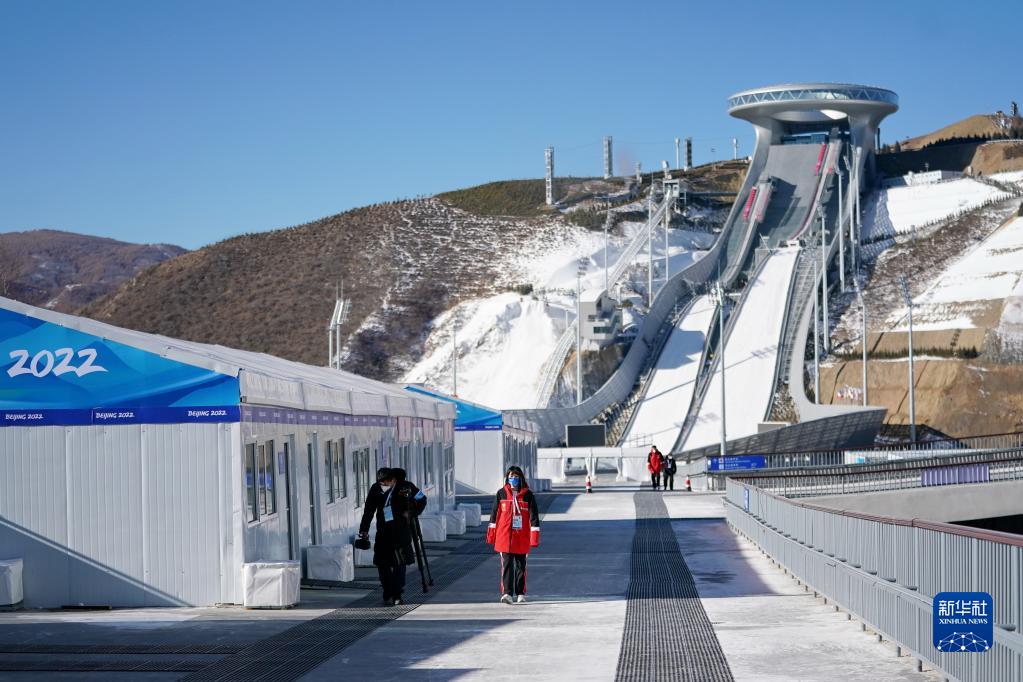 成就冰雪夢想 譜寫奮斗華章——寫在北京冬奧會開幕倒計時一個月之際