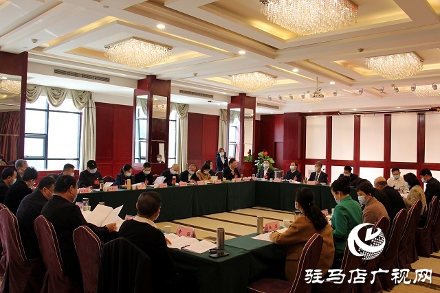駐馬店市政協(xié)委員分組討論政府工作報(bào)告和計(jì)劃、財(cái)政等報(bào)告