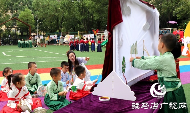 萌娃變身小玉兔 國風古韻慶中秋