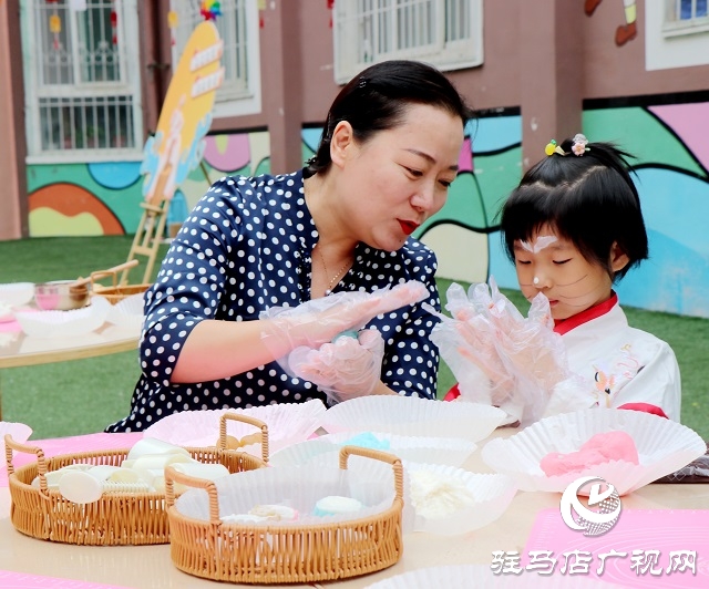 萌娃變身小玉兔 國風古韻慶中秋