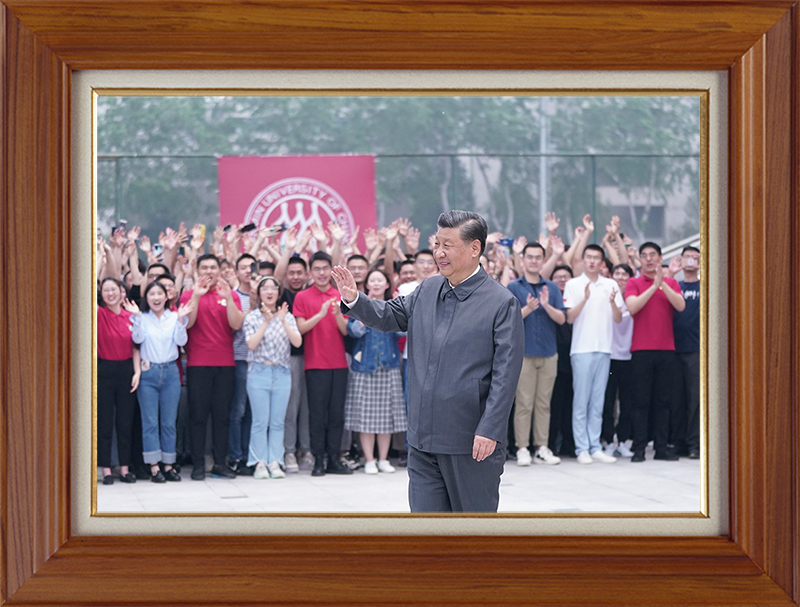 聆聽新年賀詞，讀懂相框里的故事