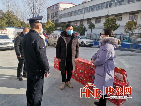 愛心企業(yè)到駐馬店市驛城區(qū)水屯鎮(zhèn)派出所慰問一線民警彰顯警民情深