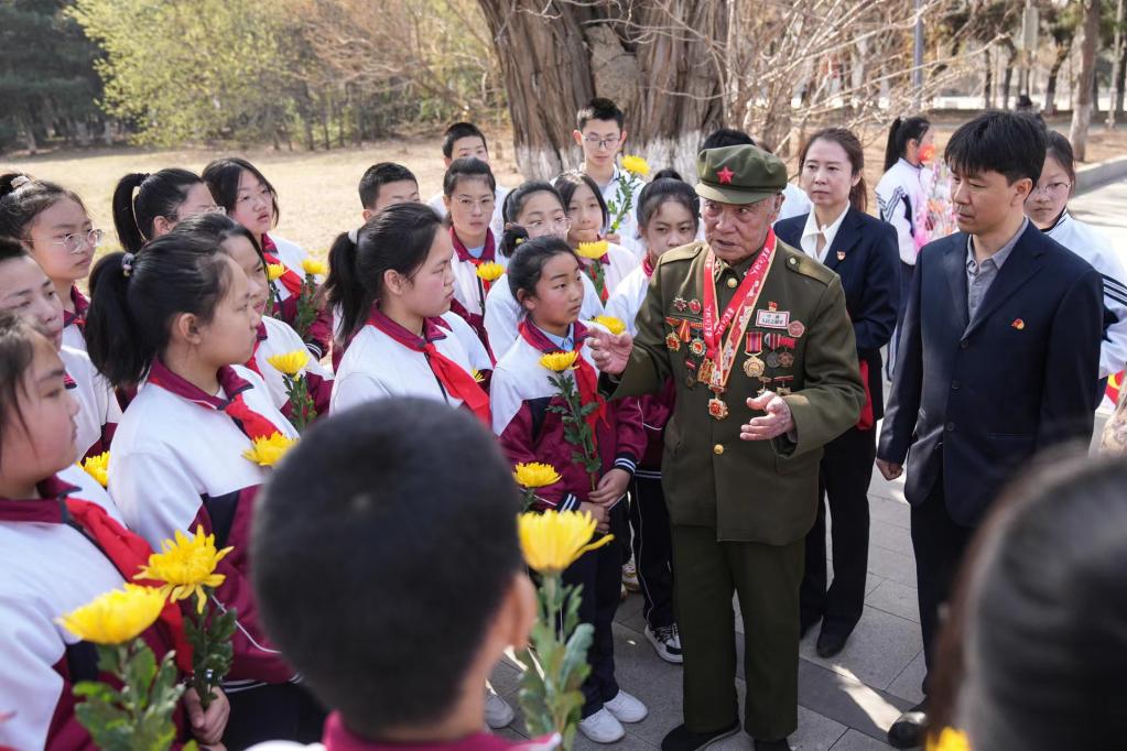 憶親人、祭先烈、踏青游——全國多地清朗過清明