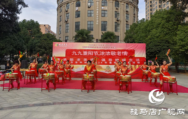 九九重陽(yáng)節(jié) 濃濃敬老情