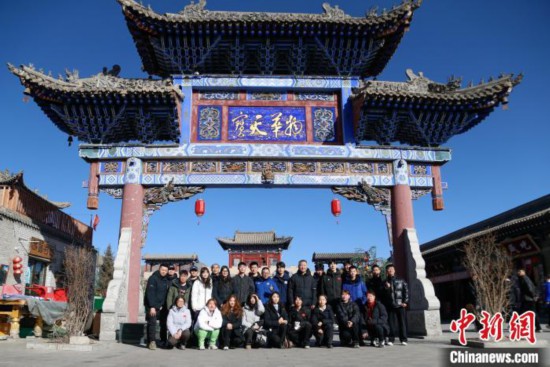 “跟著賽事去旅行”：冰壺運(yùn)動員開啟非遺探秘之旅 感受西寧千年文脈
