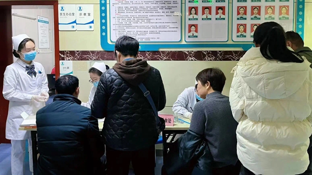 送醫(yī)送暖，共筑肝膽健康防線——駐馬店市中醫(yī)院開展愛肝日義診活動 