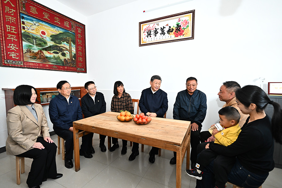 習(xí)近平總書(shū)記的“板凳座談會(huì)”