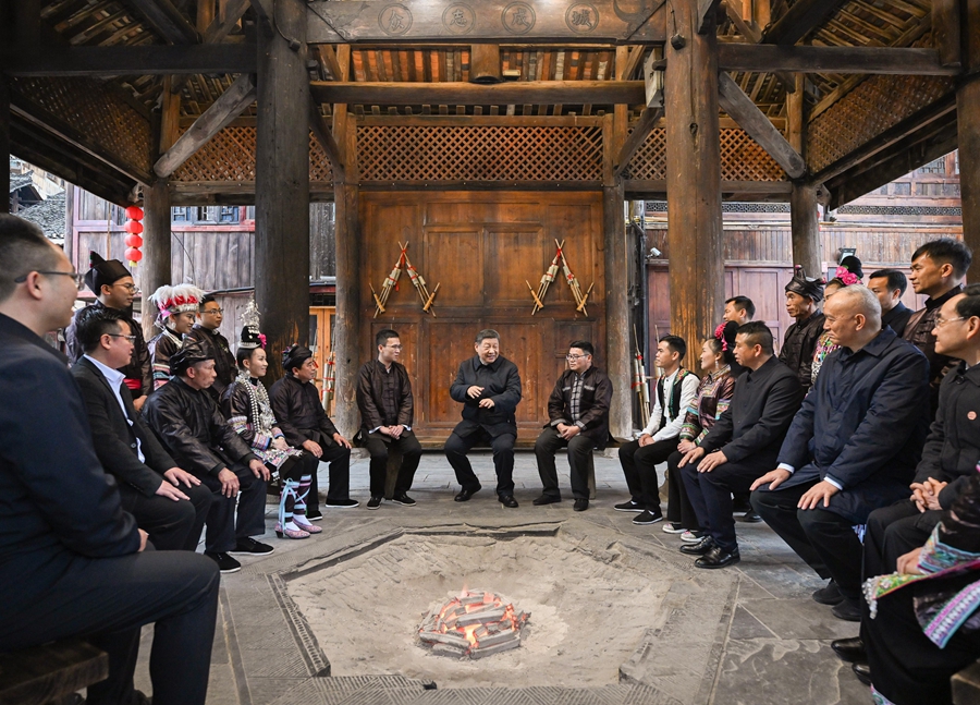 習(xí)近平總書(shū)記的“板凳座談會(huì)”