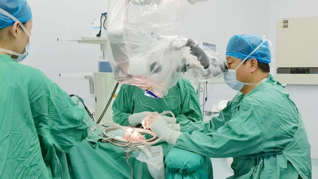 男子長期熬夜刷手機(jī)，頭痛欲裂，竟然是它  “爆炸”了！