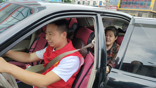 汽車維修工張宏安：凡人微光 照亮公益之路