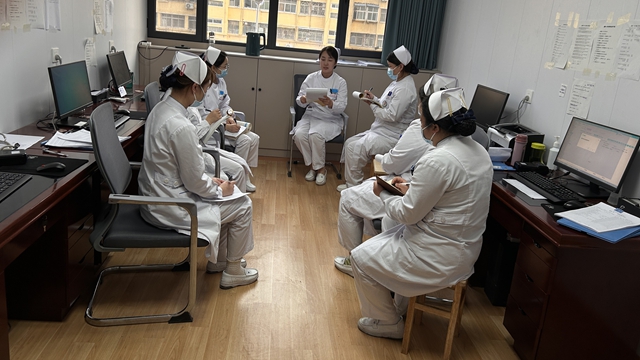 駐馬店市第二中醫(yī)院組織護理人員開展業(yè)務學習培訓
