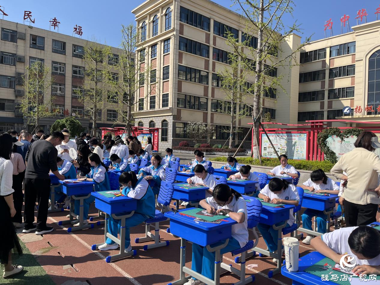 驛城區(qū)四項(xiàng)工作現(xiàn)場會(huì)在駐馬店市第四中學(xué)舉辦