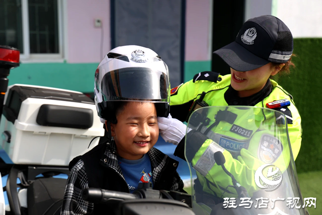 交警萌娃童行學(xué)安全！全國安全教育日護航幼兒成長