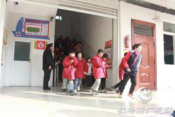 駐馬店市第十一小學開展第30個“全國中小學生安全教育日”系列活動