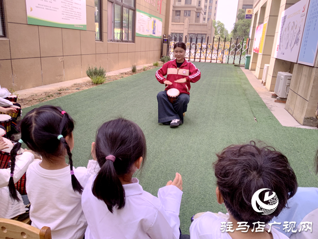 李軍杰：十二載幼教路 以愛(ài)育花開(kāi)