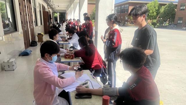 體檢進校園，健康伴成長——駐馬店市中醫(yī)院開展2025年春季學生健康體檢活動