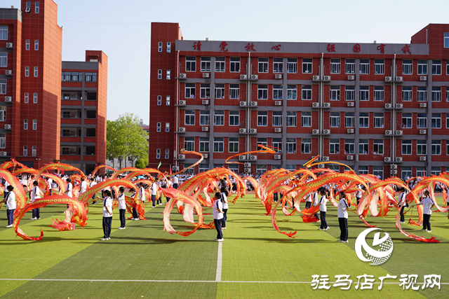 駐馬店市第二高級中學2025年第六屆體育藝術(shù)節(jié)開幕