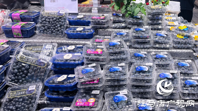 國產藍莓大量上市 從 “水果貴族”變?yōu)橛H民爆品
