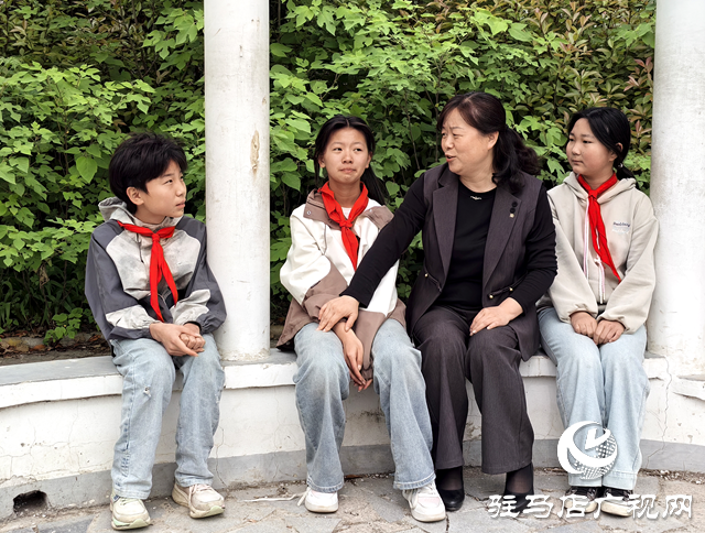 “育”見未來·名師風(fēng)采丨李春美：扎根鄉(xiāng)村育桃李 傾情奉獻(xiàn)守初心