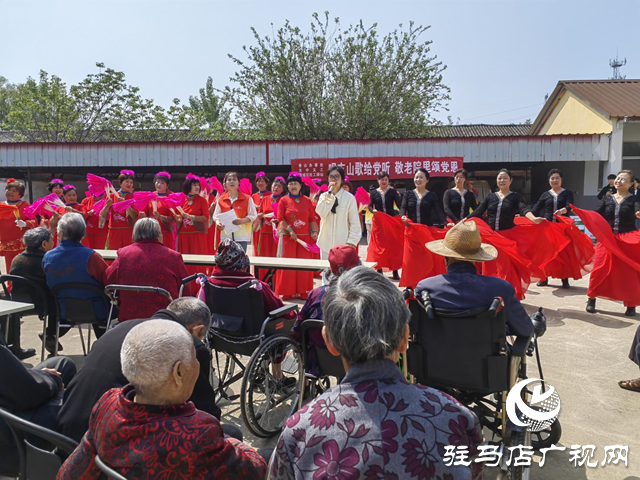 香山社區(qū)開展主題黨日志愿服務(wù)活動